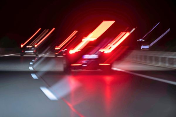 Pkw-Lenker-raste-mit-213-km-h-ber-A22-in-Nieder-sterreich