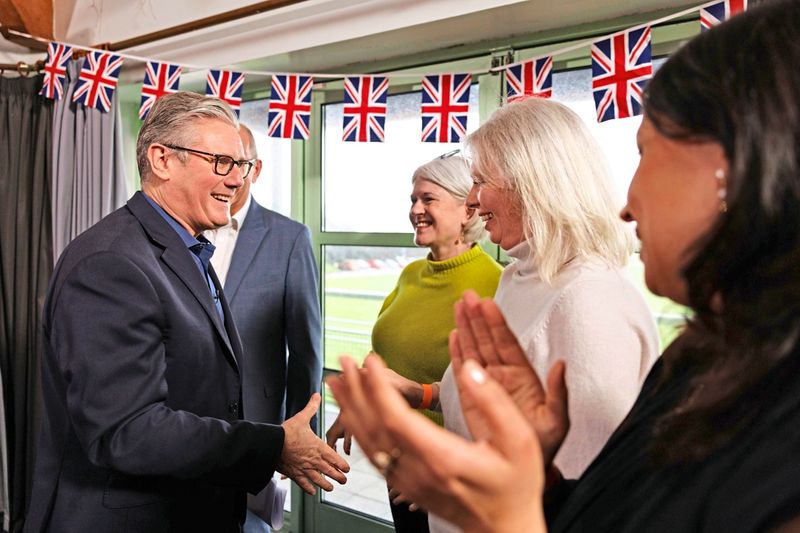 Starmer hat die Briten enttäuscht –  bringt ihn seine Partei wegen Epstein zu Fall?