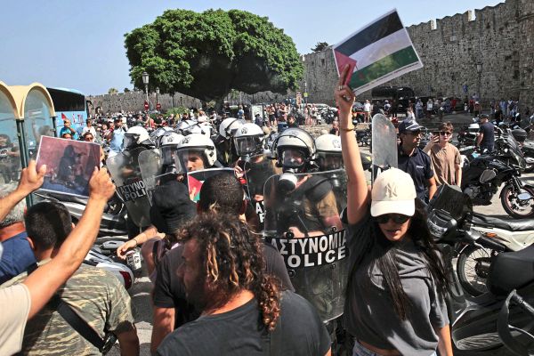 Proteste-gegen-israelische-Touristen-in-Griechenland