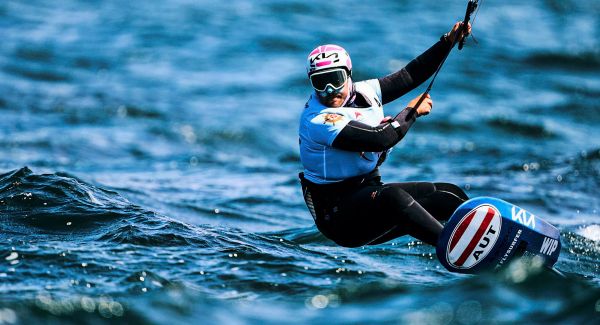 Olympiasieger-Bontus-holt-bei-Kite-WM-Bronze