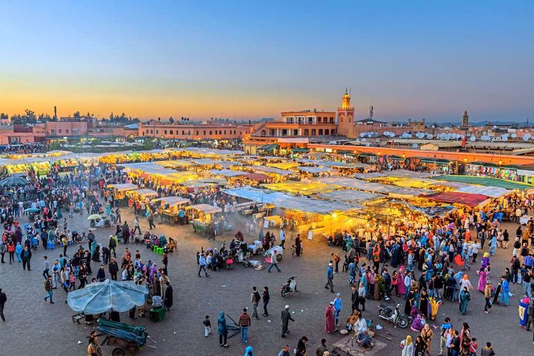 Im Frühling kann der Djemaa-el-Fna-Platz in Marrakesch in Ruhe genossen werden.