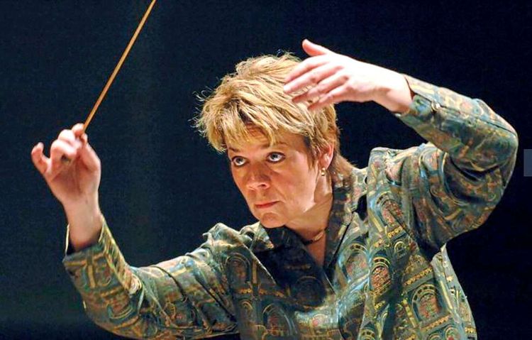 Marin Alsop, die US-amerikanische Dirigentin ist eine Vorreiterin in der Klassikszene.