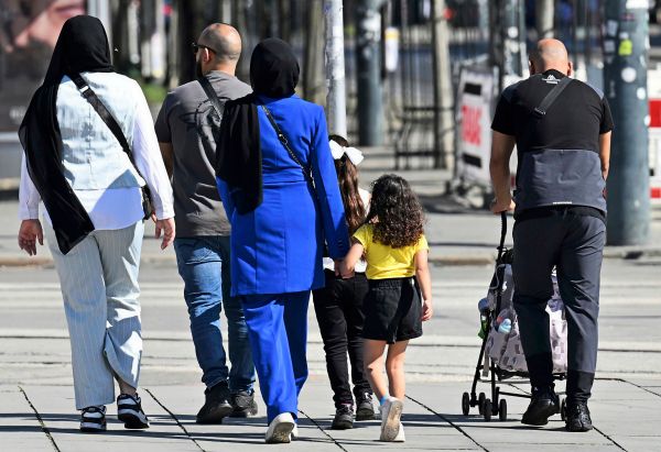 Im-Streit-wegen-der-EU-Asylreform-nehmen-L-nder-und-Bund-den-Absturz-Geflohener-in-Kauf