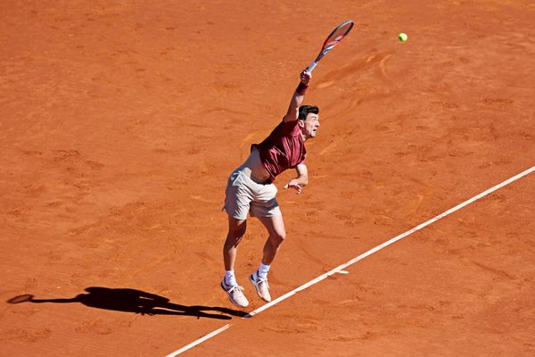Neumayer-Kopp-als-einzige-TV-Akteure-in-Mauthausen-weiter