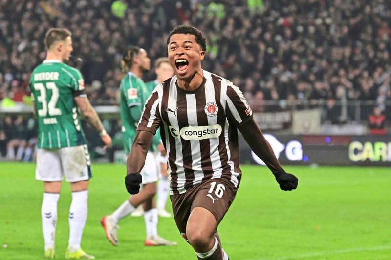 Werder Bremen nach 1:2 bei St. Pauli auf Abstiegsplatz, Stuttgart patzt in Heidenheim