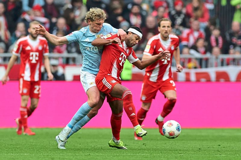 Bayern-Express weiter in voller Fahrt, Dortmund dreht 0:2 in Schlussphase