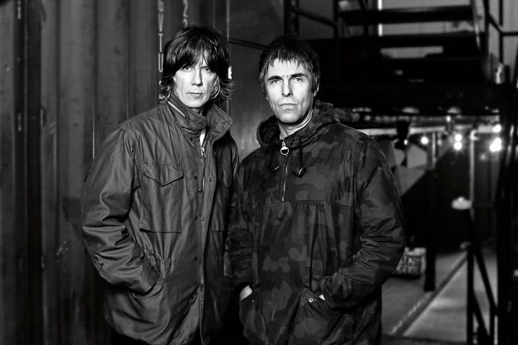 John Squire (li.) und Liam Gallagher flauchen für ihr erstes gemeinsames Album aus dem Beatles-Museum alles, was nicht festgeschraubt ist.
