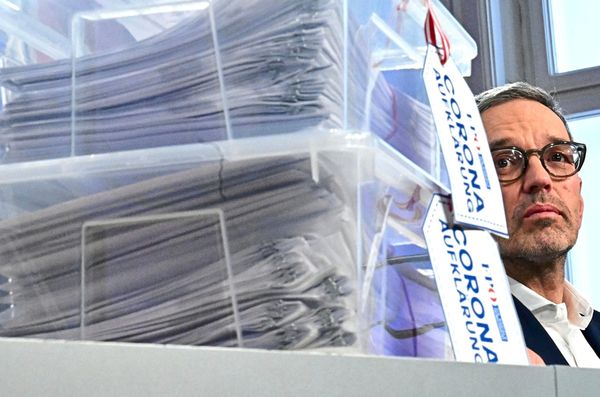 NGOs-im-blauen-Visier-FP-flutet-Ministerien-mit-tausenden-Fragen-zu-Geldfl-ssen