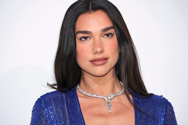Dua-Lipa-verklagt-Samsung-auf-15-Millionen-Dollar-Schadenersatz