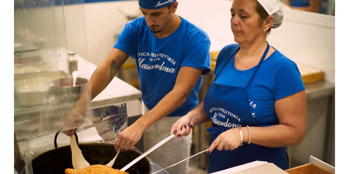 Pizza fritta, die einzige gute TakeawayPizza Gruß aus der Küche