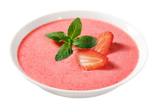 Designerin-Laura-Karasinski-erinnert-sich-an-die-Erdbeersuppe-ihrer-Oma