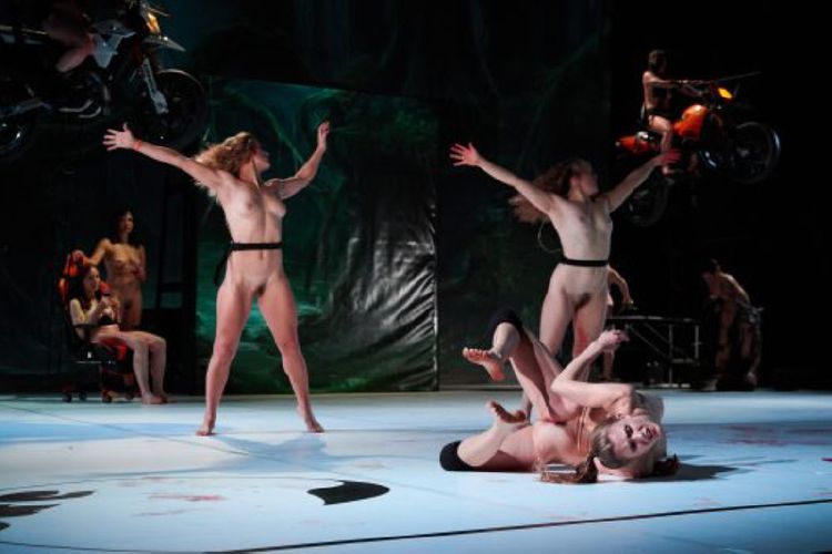 Theater tanz nackt Naked dance,