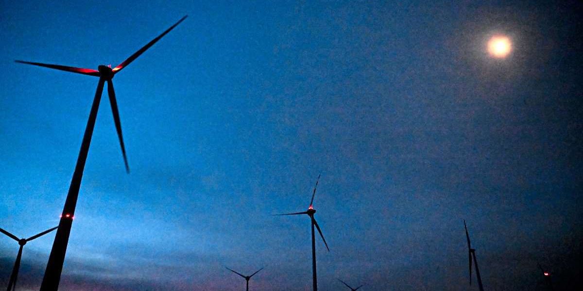 Windräder sollen künftig nachts nicht mehr blinken - Umwelt, Landwirtschaft  & Klima -  › Wirtschaft