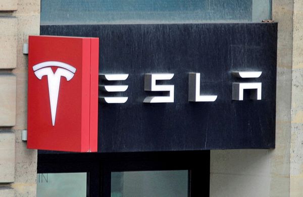 Tesla-verliert-in-Europa-weiter-an-Boden-trotz-steigender-Nachfrage-nach-E-Autos
