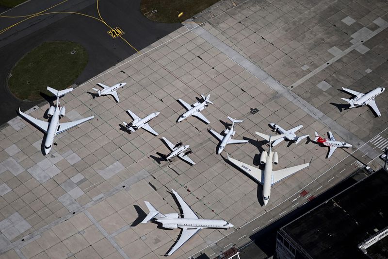 Oxfam-Analyse: Superreiche heizen mit Privatjets Klimakrise an