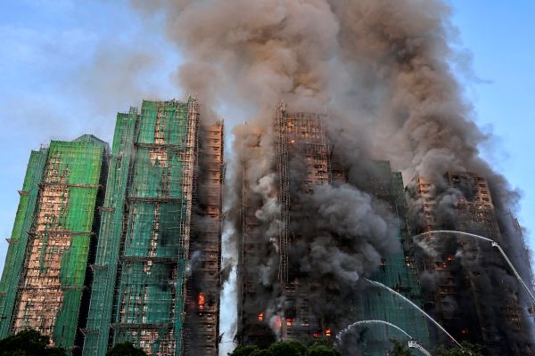 Zahl-der-Toten-bei-Brandkatastrophe-in-Hongkong-auf-160-gestiegen
