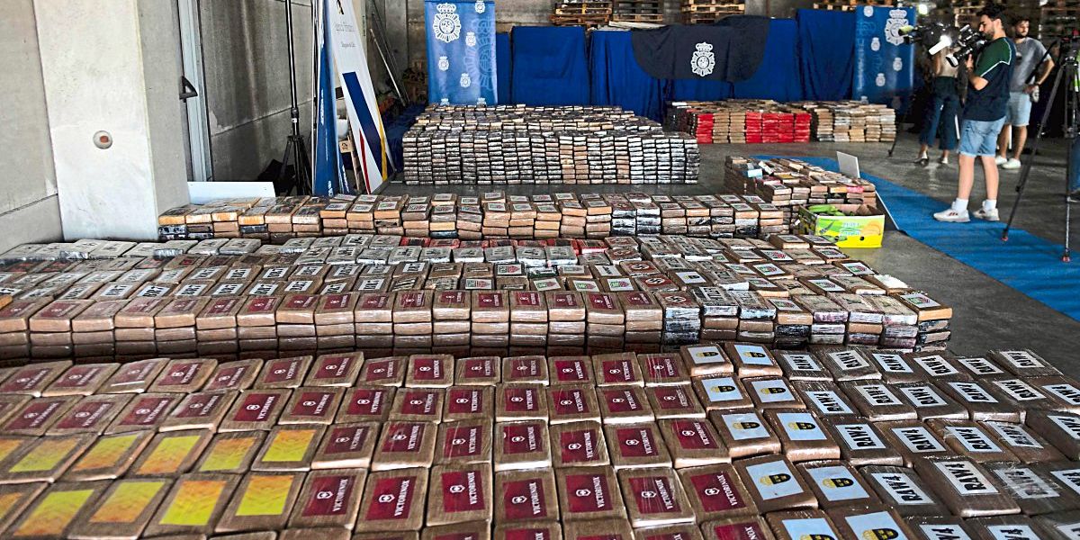 Rekordmenge von 9,5 Tonnen Kokain in spanischem Hafen beschlagnahmt -  Weltchronik -  › Panorama