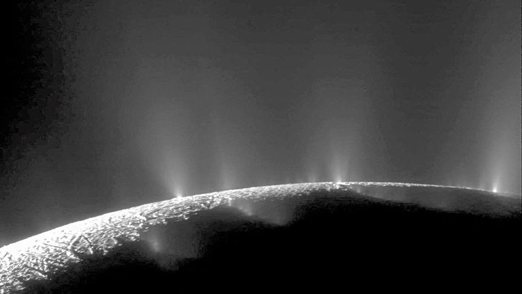 Geysire Oberfläche Saturnmond Enceladus