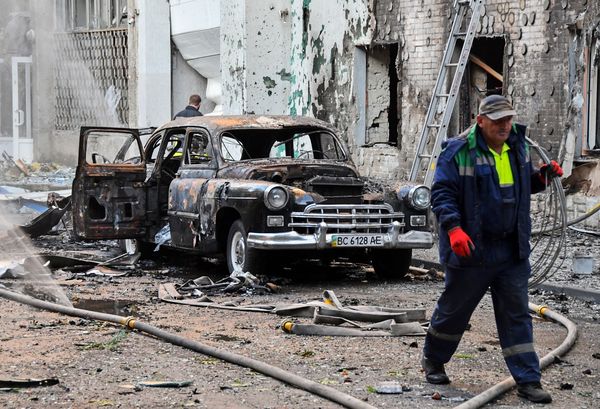 Zwei-Tote-bei-russischen-Luftangriffen-auf-den-Westen-der-Ukraine