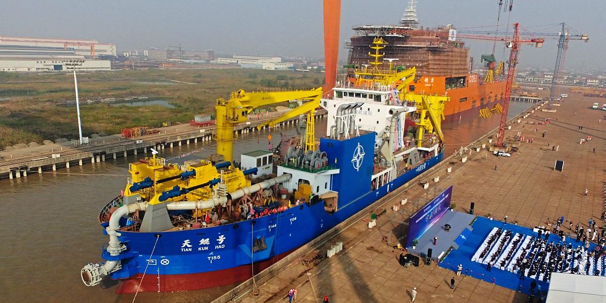 China stellt riesiges Baggerschiff fr den Bau knstlicher Inseln vor -  Wirtschaftspolitik - derStandard.de  Wirtschaft