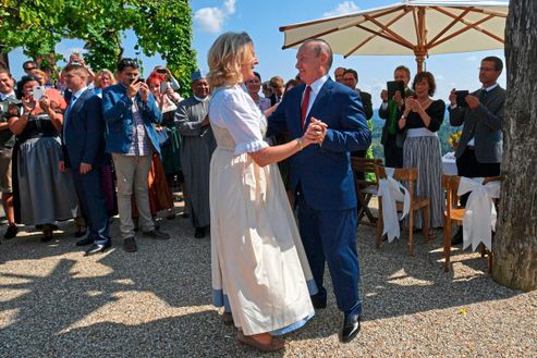 Ex Ministerin Karin Kneissl Arbeitet Jetzt Fur Putin International Derstandard De 
