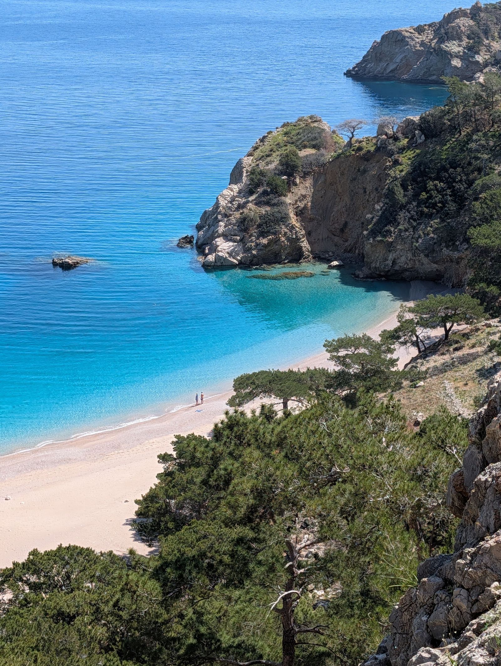 Sandstrand und blaues Meer
