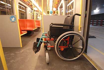 Erste-Hilfe-Kurs für Rollstuhlfahrerinnen und Rollstuhlfahrer in Wien -  BIZEPS