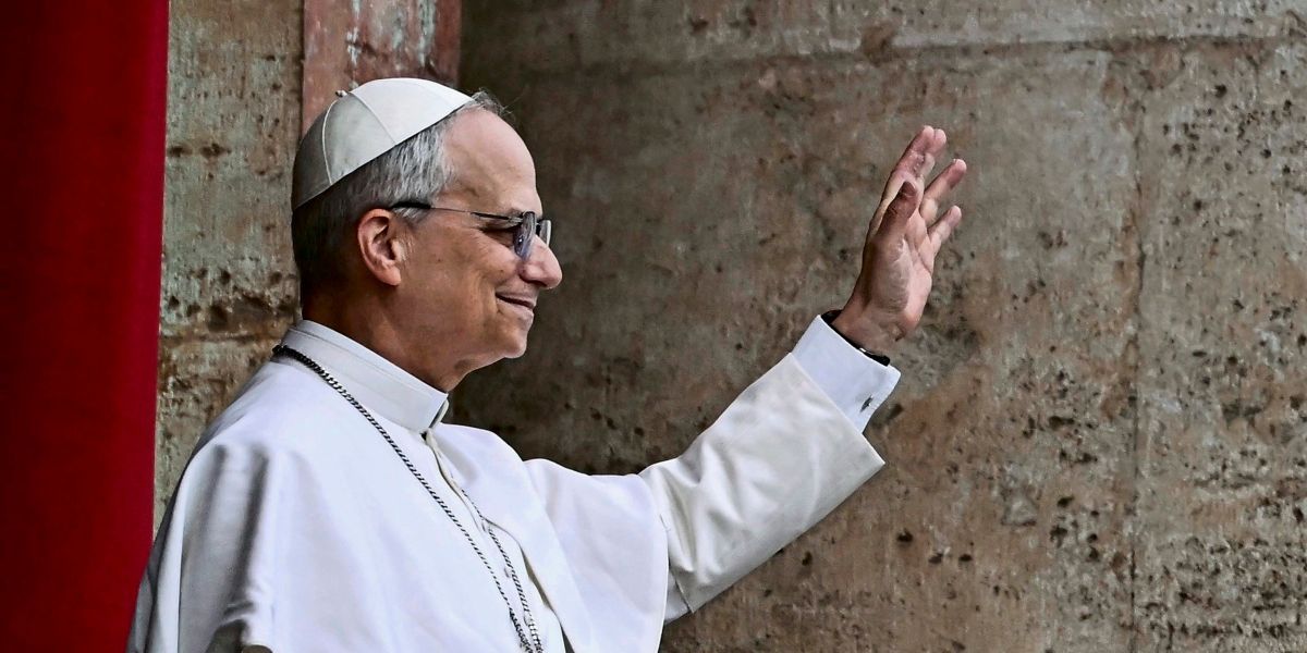 Leo XIV.: Der neue Papst liebt Wordle, trägt Apple Watch und teilt Memes