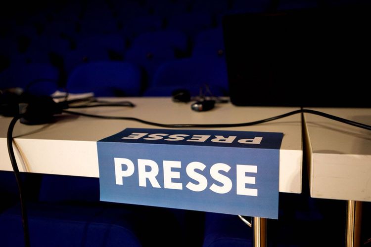 2023 wurden in Deutschland 69 Fälle von physischen Angriffen auf Journalistinnen und Journalisten verübt, teilt das Europäische Zentrum für Presse- und Medienfreiheit (ECPMF) mit.