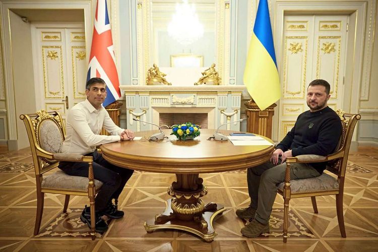 Wolodymyr Selenskyy, rechts, bei seinem Besuch beim britischen Premier, Rishi Sunak, im Jänner 2024.