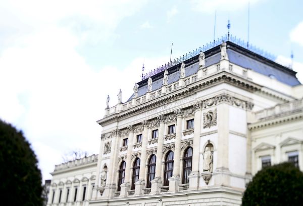 studigpt-uni-graz-f-hrt-eigenen-ki-chatbot-ein