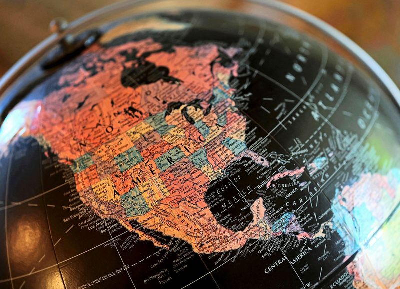 US-Sicherheitsstrategie verschont Russland und China, aber geißelt "Zersetzung von Demokratie" in E…