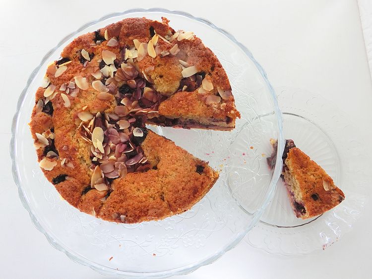 Kirschkuchen mit Mandeln - Rezepte - derStandard.de › Lifestyle