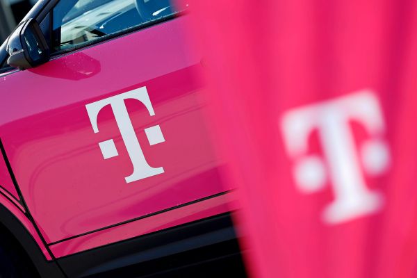 Deutsche-Telekom-erw-gt-Zusammenschluss-mit-T-Mobile-US