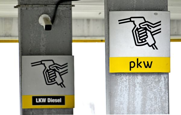 Spritpreisbremse-l-uft-aus-Koalition-noch-uneinig-ringt-um-L-sung