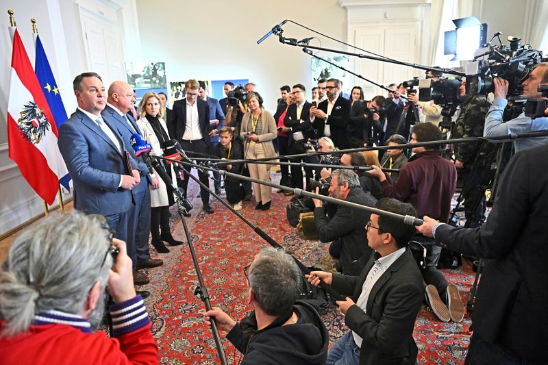 Fast 500 Menschen machen in Österreichs Regierungsstellen Öffentlichkeitsarbeit