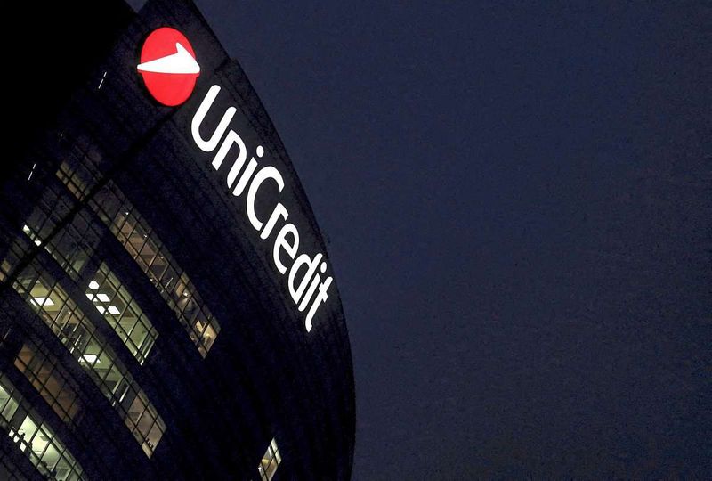 Unicredit: Jobabbau und Neuanstellungen in Italien, Warten auf Übernahme in Deutschland