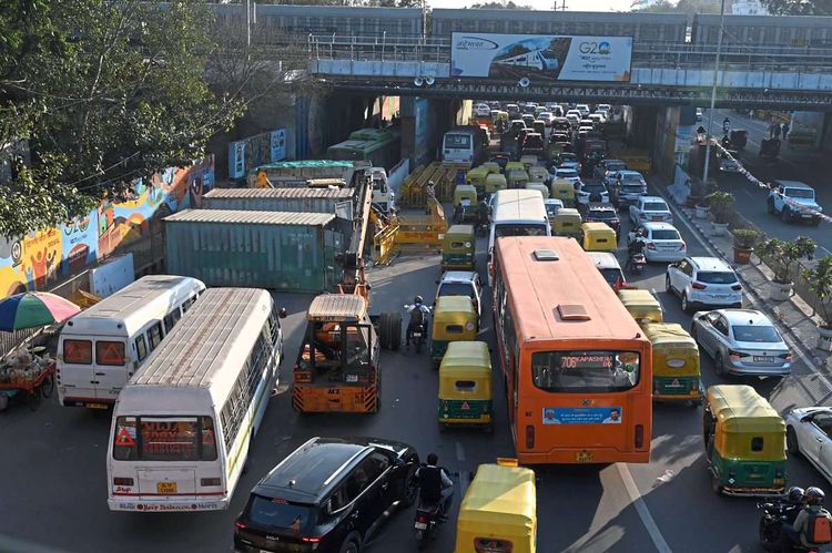 Laute Hupen, viel Gedrängel: Verkehrschaos in Indien, in diesem Fall in der Hauptstadt New Delhi