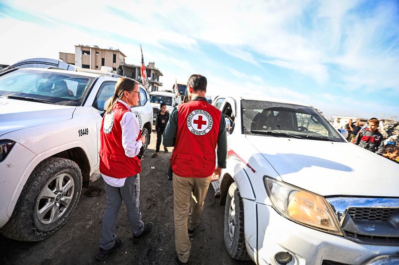 Hamas übergibt sterbliche Überreste an Rotes Kreuz in Gaza