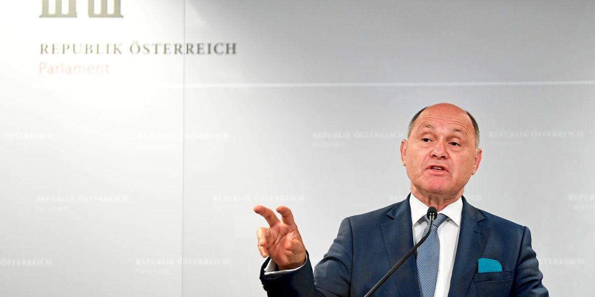 Die dubiose Entstehung einer AloisMockFestschrift Inland