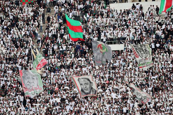 Drei-Tote-nach-Trib-nensturz-bei-Titelfeier-in-Algerien