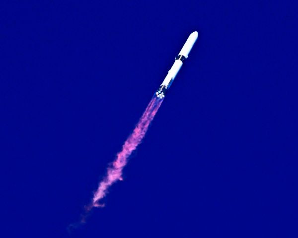 nasa-mars-mission-blue-origin-start-und-booster-r-ckholung-erfolgreich