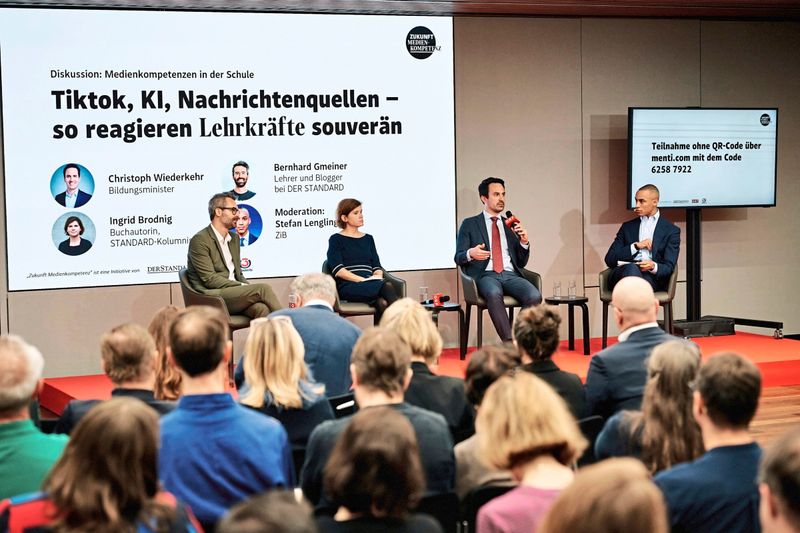 Wiederkehr: "Gefahr für Kinder ist im Internet größer als auf der Straße"