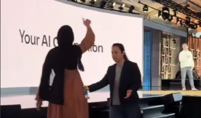 "Schämen Sie sich!": Microsofts Jubiläumsfeier wird von Protesten unterbrochen