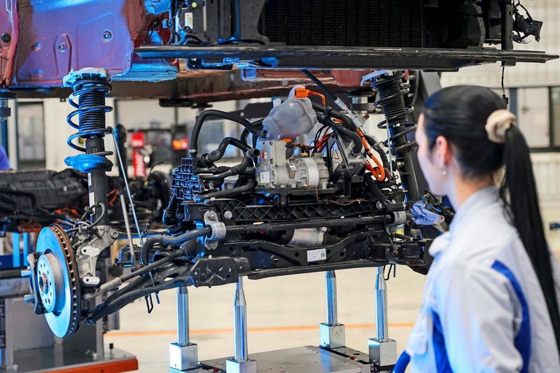 VW baut weiter um und recycelt nun auch Autos