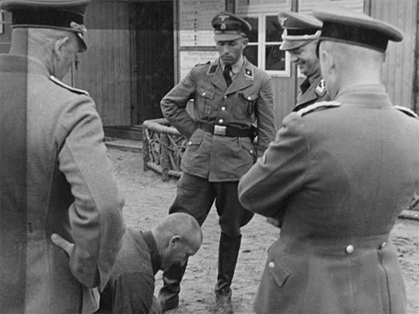 Dienst und Selbstverständnis der KZSS in Bildern Zeit derStandard