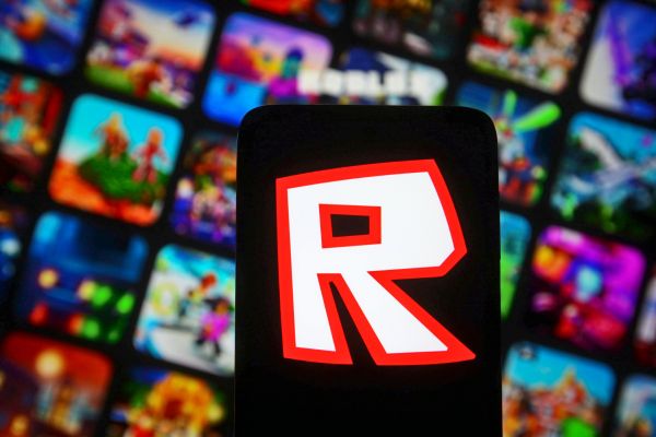 Youtuber-gegen-P-dokriminelle-Spielegigant-Roblox-zieht-die-Notbremse