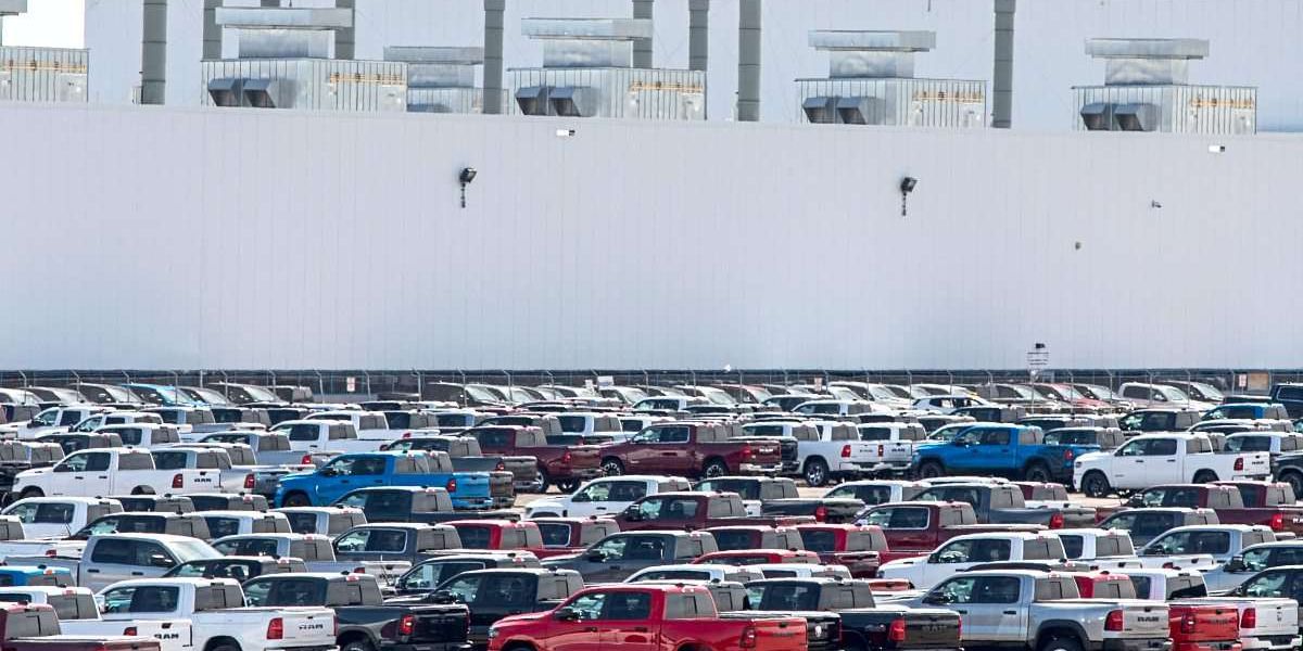 Trump plant bei Zöllen auf Autos Übergangsfrist für US-Standorte