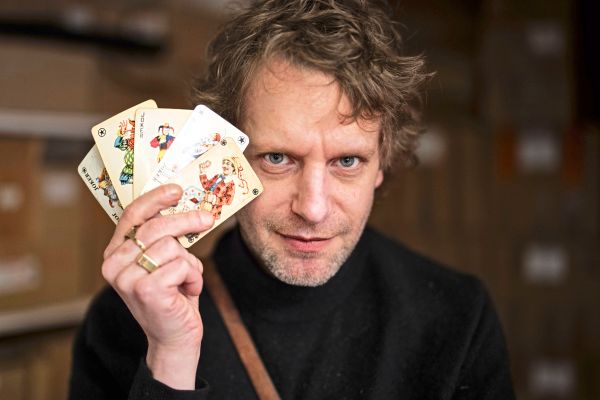 Aus-eins-mach-zwei-Wie-Voodoo-J-rgens-frisches-Rostwasser-trinkt