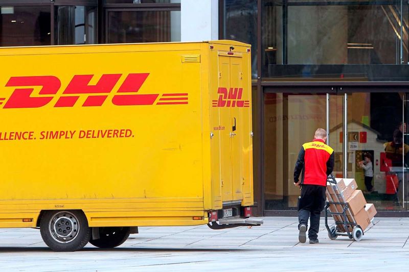 Filmreifer Überfall auf DHL-Lager in Italien